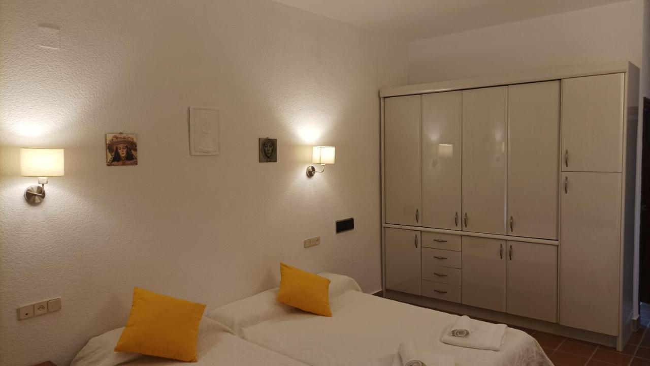 Estudio Reina Y Pastora El Rocio Apartment Luaran gambar